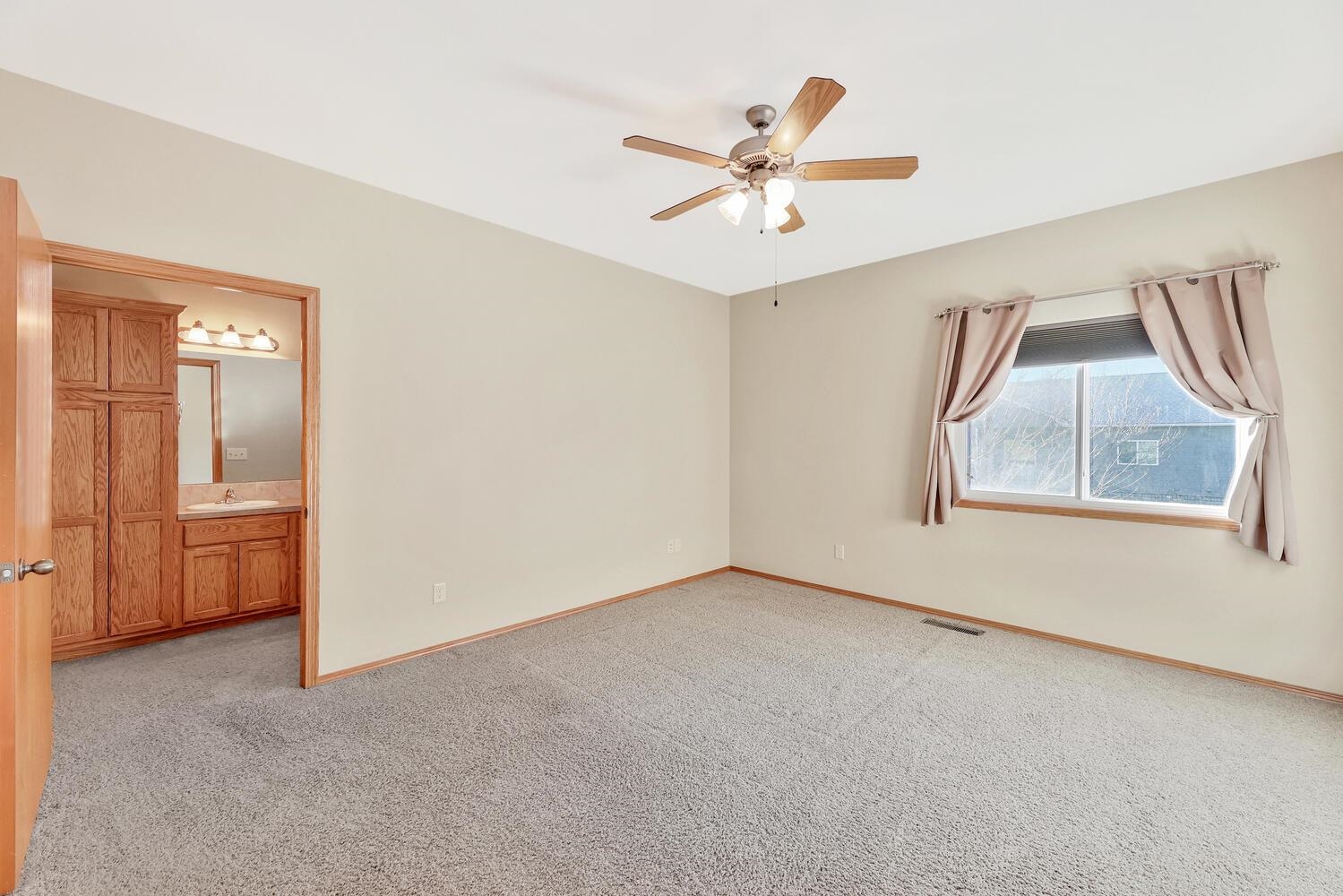 13207 Hunters View Street Wichita, KS 67235 - Photo 16 of 34