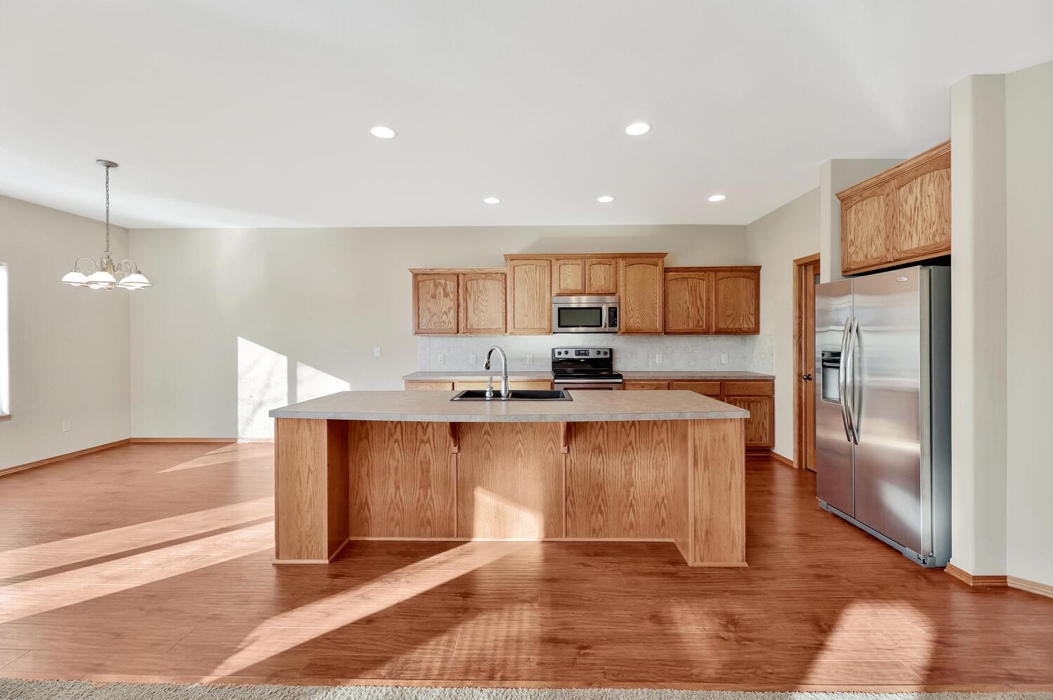 13207 Hunters View Street Wichita, KS 67235 - Photo 3 of 34