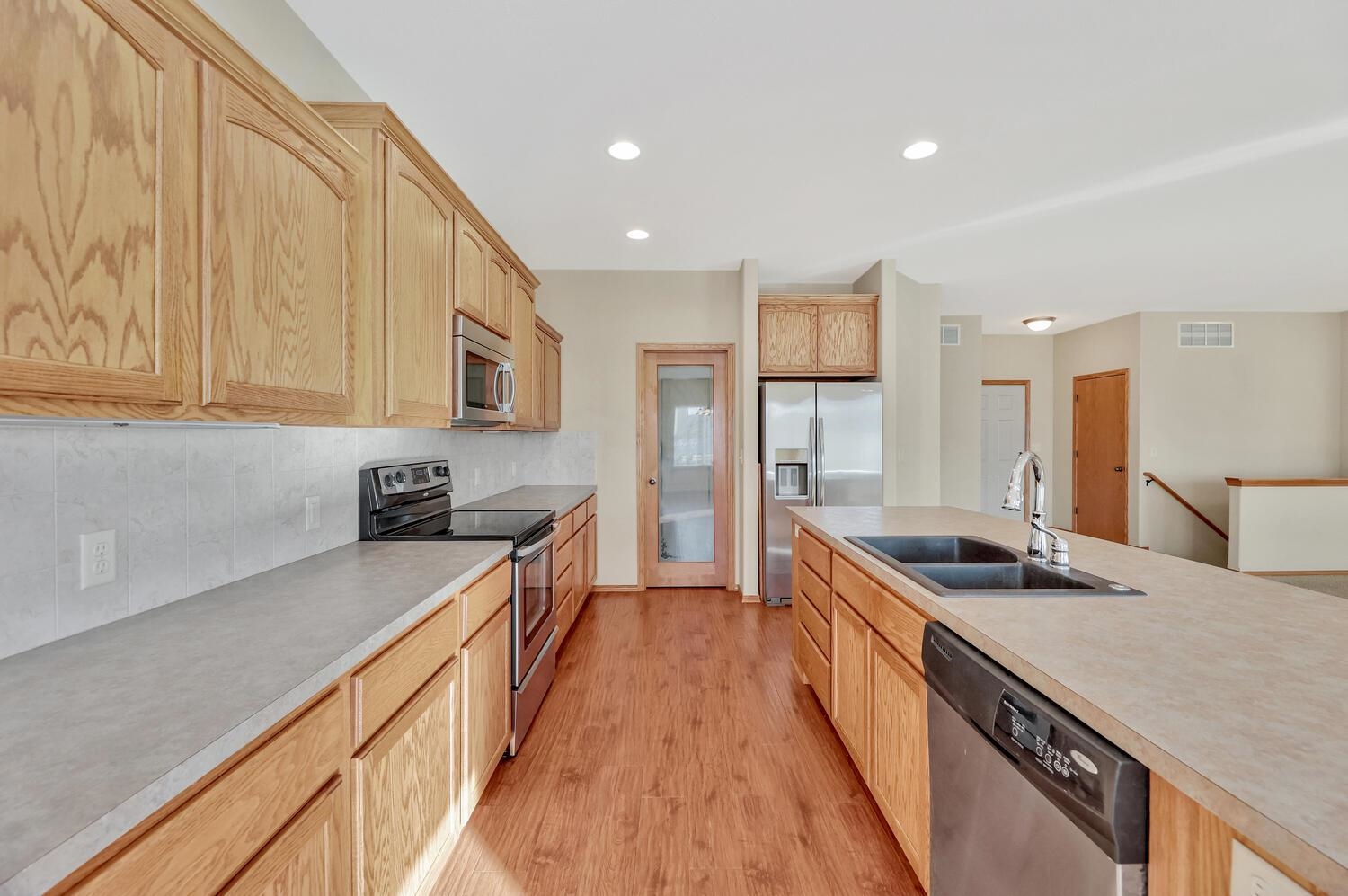 13207 Hunters View Street Wichita, KS 67235 - Photo 10 of 34