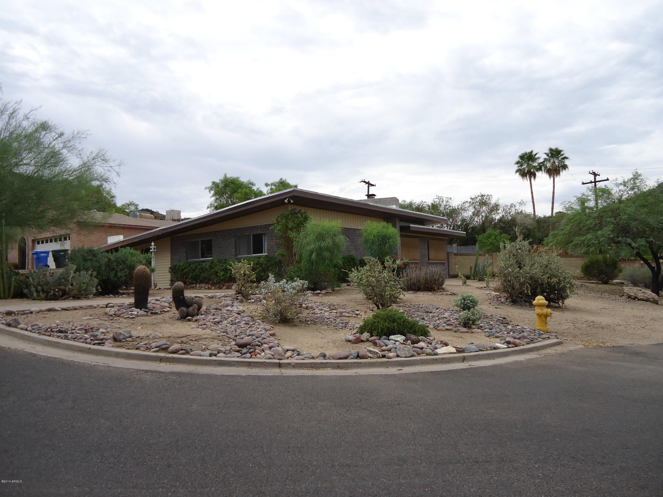 1701 East Mountain View Road Phoenix, AZ 85020 - Photo 5 of 34 DSC00930