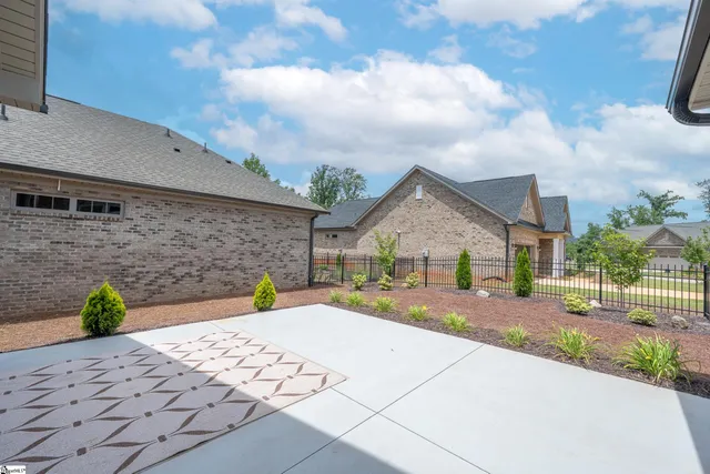 $375,000 | 811 Vita Drive, Greer, SC 29650