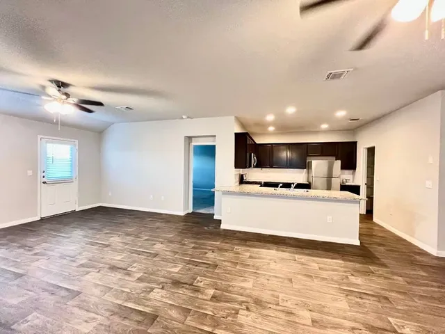 $1,898 | 610 Quarton Drive, Hutto, TX 78634