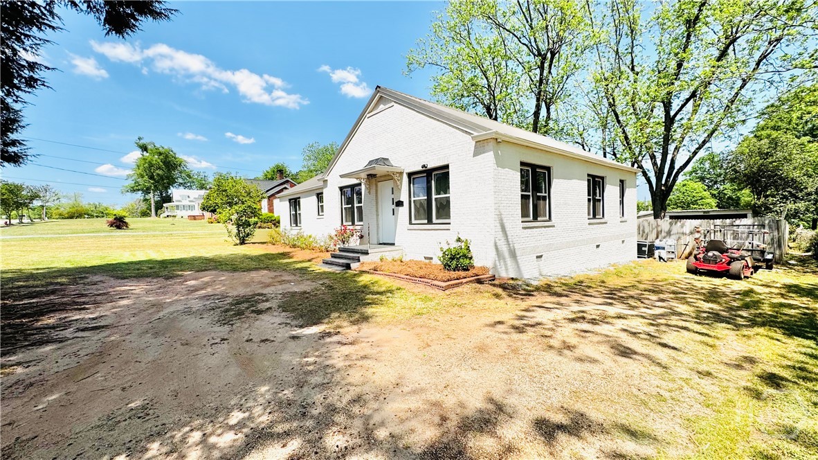 397 Shankle Heights Commerce, GA 30529 - Photo 2 of 30