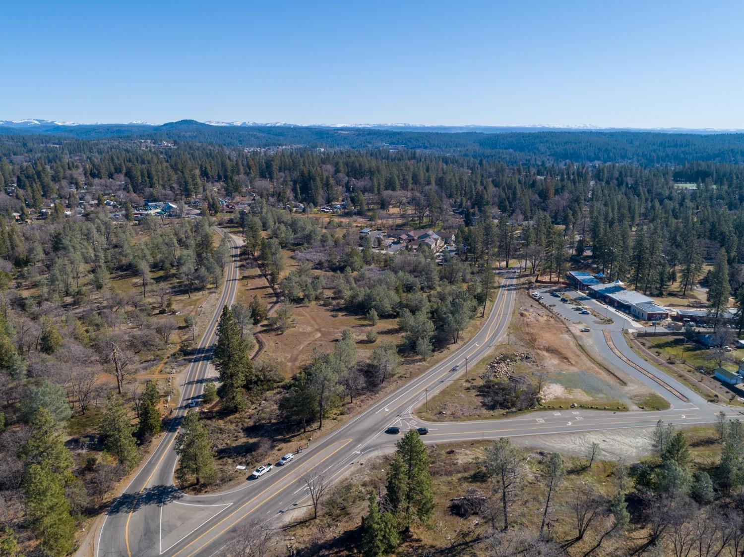 11360 Rough And Ready Highway Grass Valley, CA 95945 - Photo 4 of 7 a view of a city