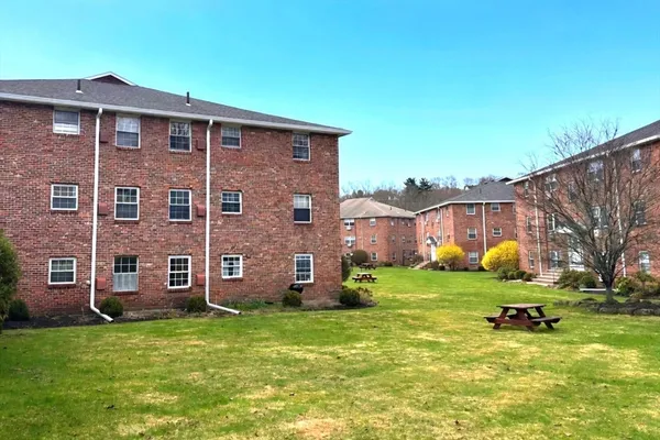 $350,000 | 12 Colonial Village Drive, Unit 12, Arlington, MA 02474