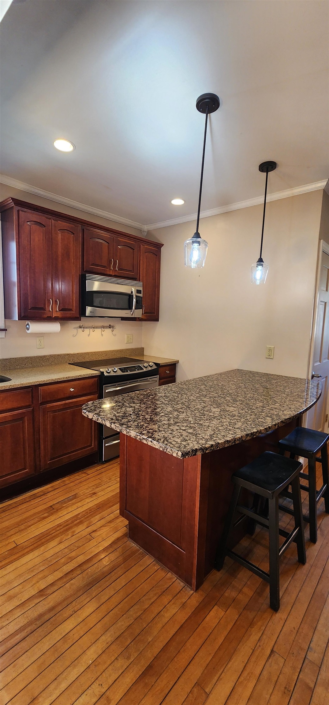 46 Harlow Road Springfield, VT 05156 - Photo 3 of 30