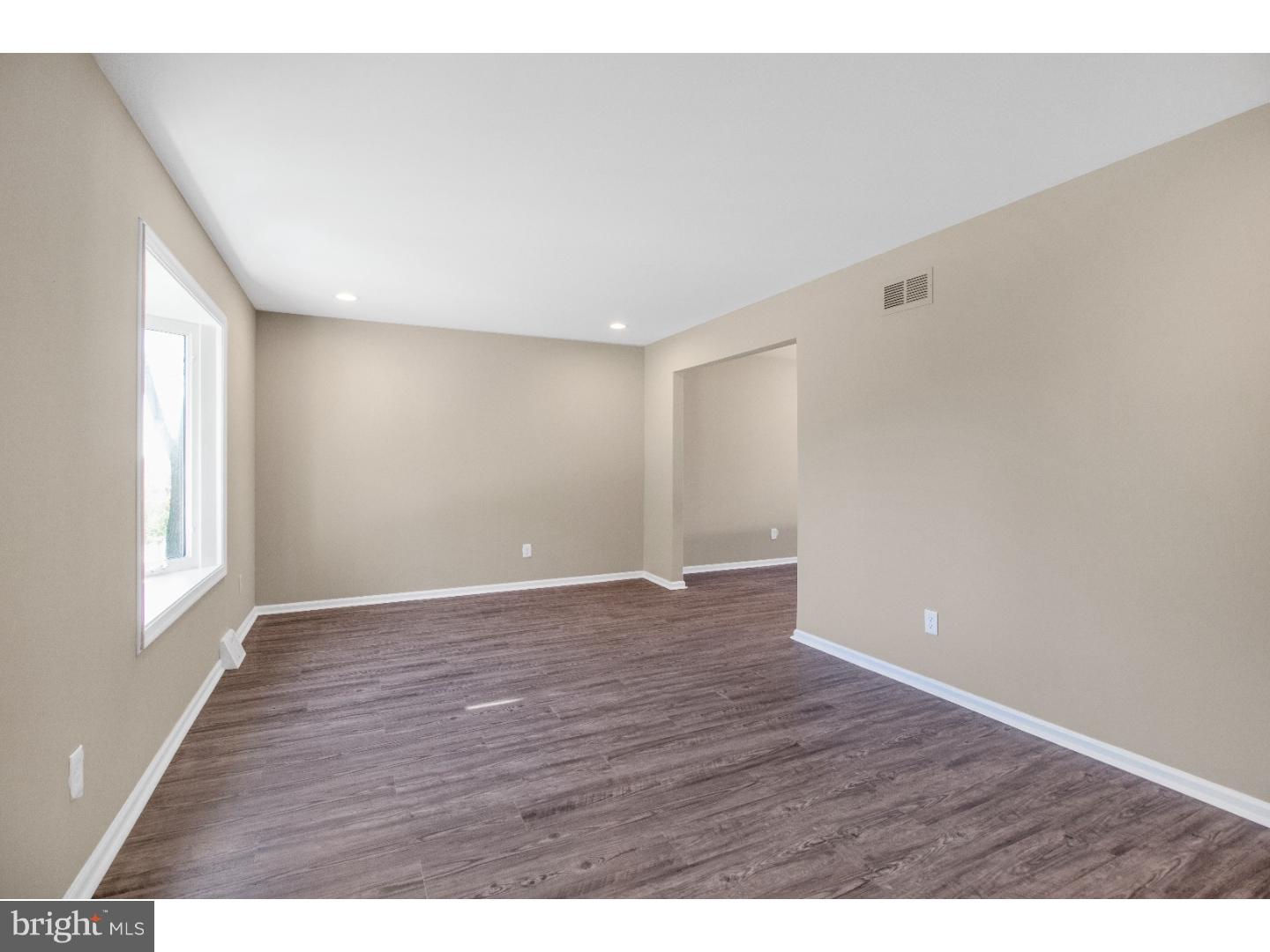 1112 Church Road Springfield, PA 19064 - Photo 5 of 25 Living Room