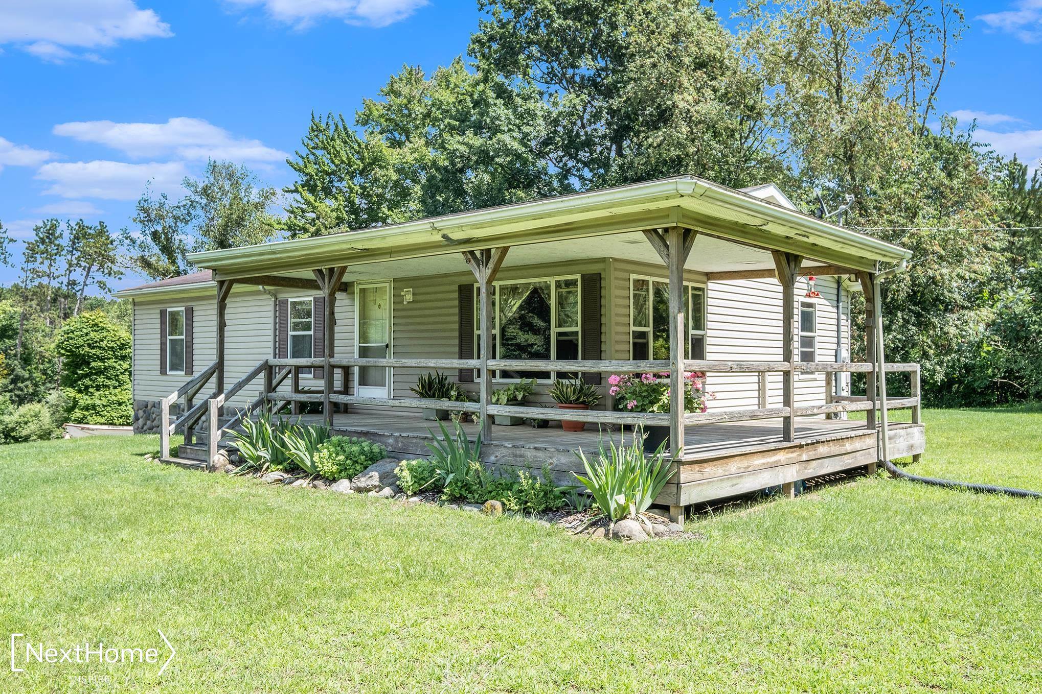 8407 Birch Run Road Millington, MI 48746 - Photo 3 of 34 50117224-2.JPG