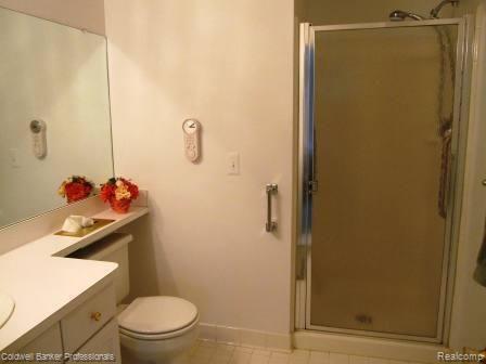 2134 London Bridge Drive Rochester, MI 48307 - Photo 8 of 13 Master Bath