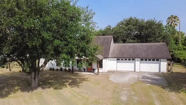 $406,900 | 3015 Indian Acres Street, Alvin, TX 77511