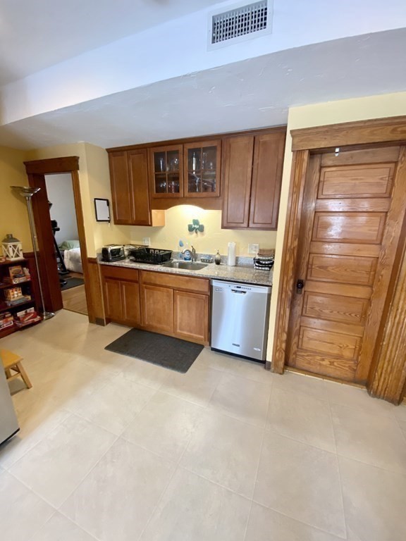 23 Tatman Street Worcester, MA 01607 - Photo 12 of 42 Gallery Image 12