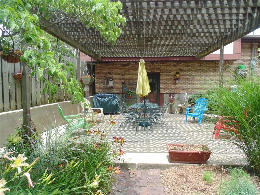 2124 St Raphael Court Highland, IL 62249 - Photo 4 of 87 Gallery Image 4