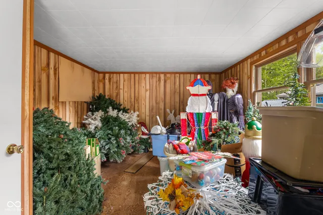 $305,000 | 202 West Lakeview Drive, Nineveh, IN 46164