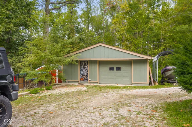 $305,000 | 202 West Lakeview Drive, Nineveh, IN 46164