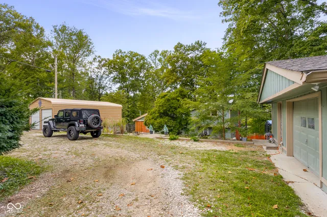 $305,000 | 202 West Lakeview Drive, Nineveh, IN 46164