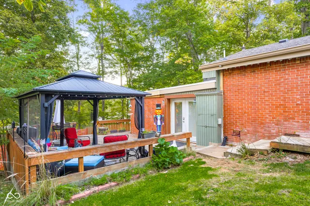 $305,000 | 202 West Lakeview Drive, Nineveh, IN 46164