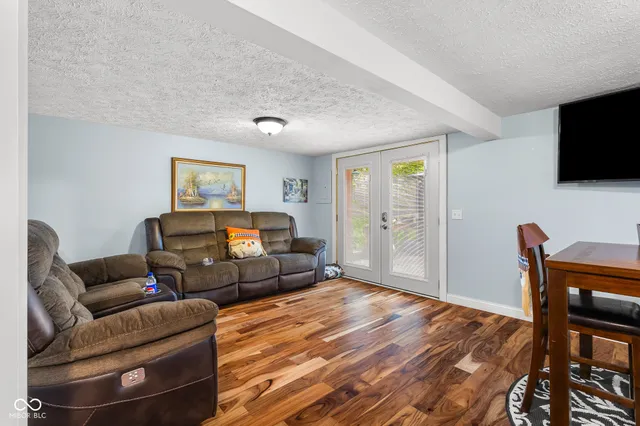 $305,000 | 202 West Lakeview Drive, Nineveh, IN 46164