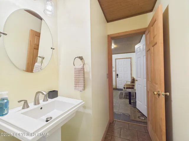 $525,000 | 1140 Arrowhead Drive, Pocono Lake, PA 18347