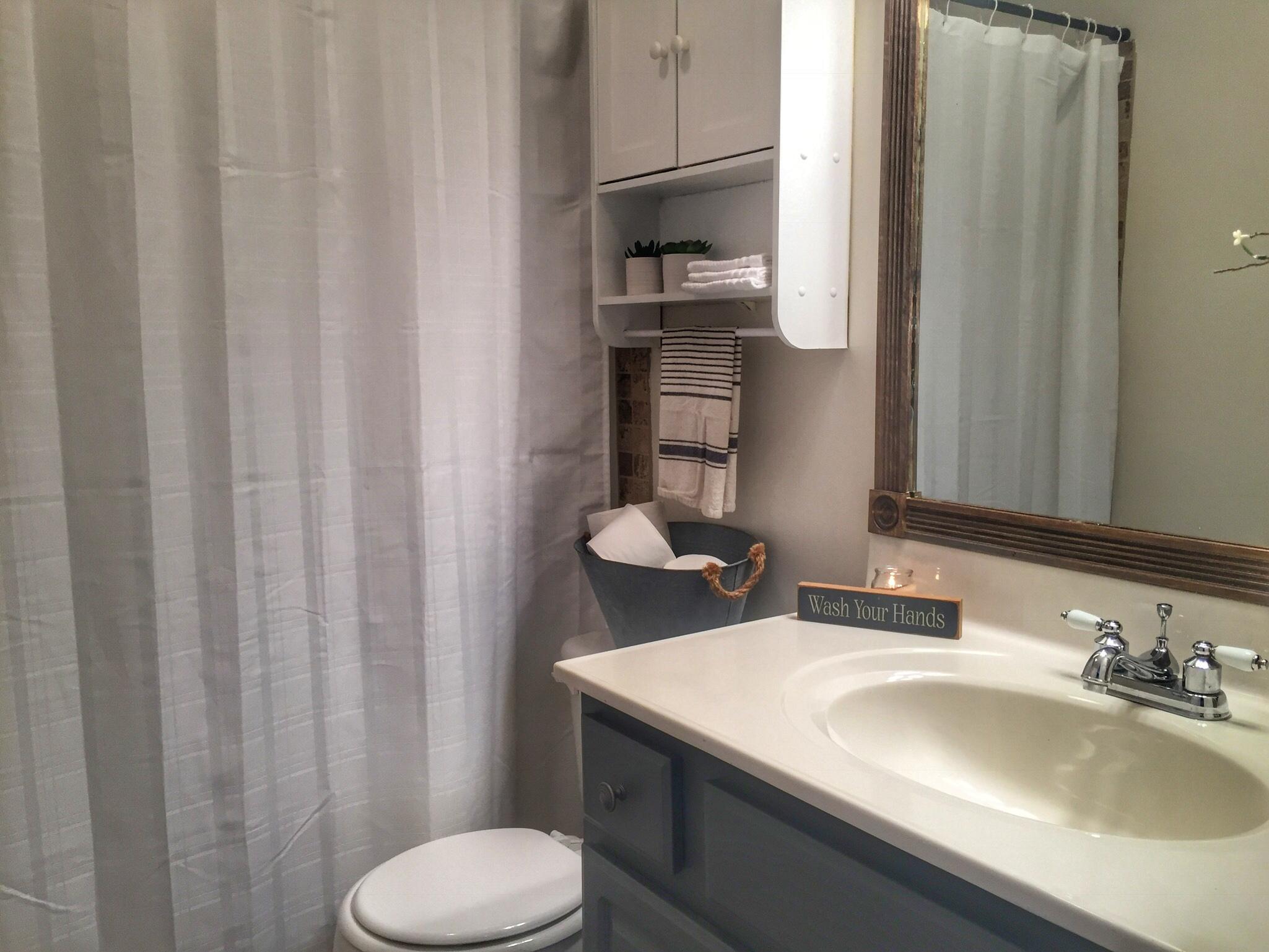 7834 Greenbriar Road Talbott, TN 37877 - Photo 11 of 19 Guest bath
