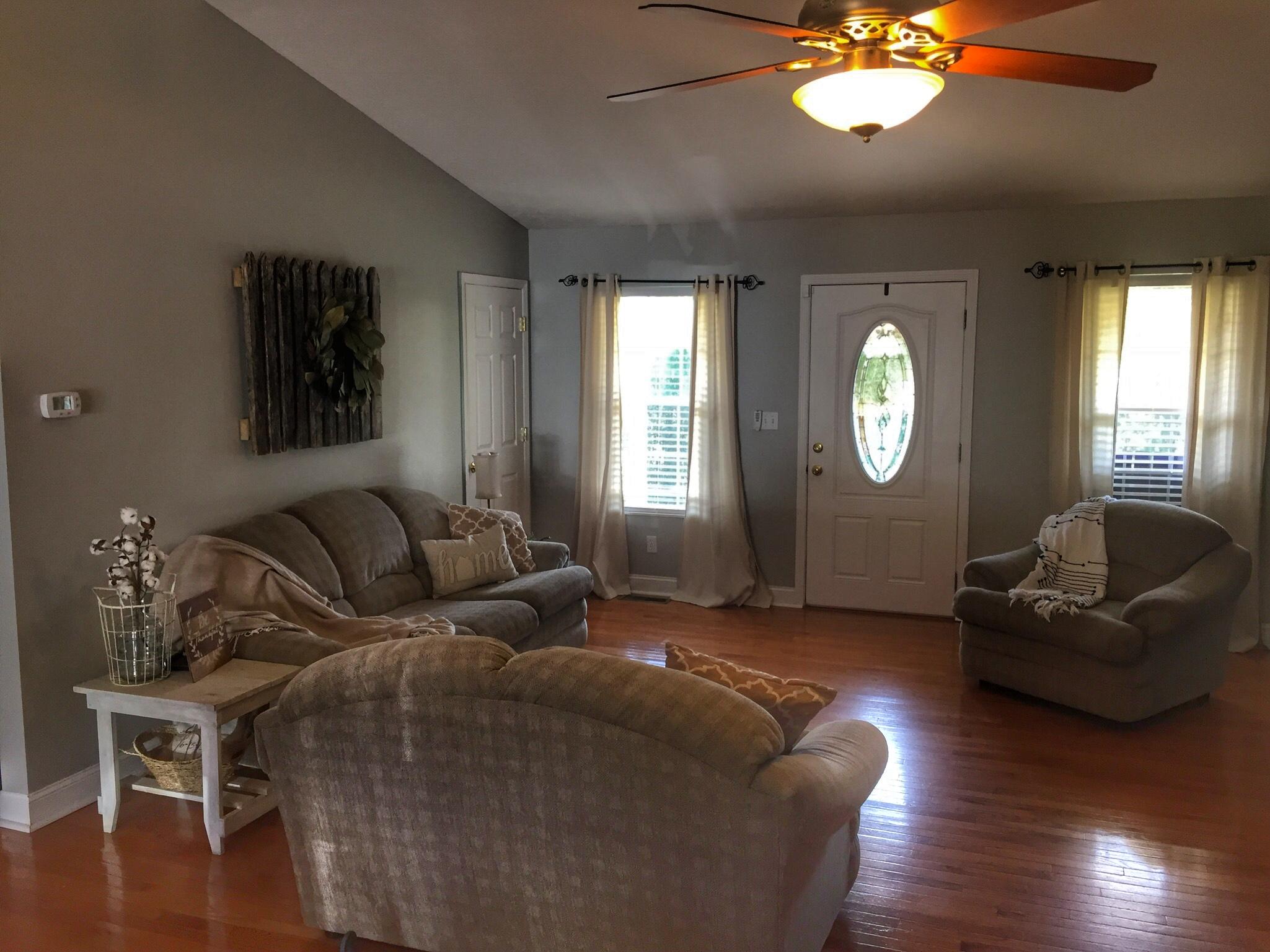 7834 Greenbriar Road Talbott, TN 37877 - Photo 5 of 19 LivingRoom1