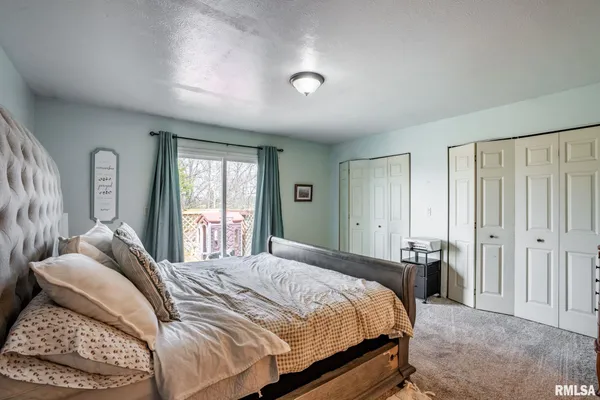 $299,900 | 1126 Sycamore Road, Carbondale, IL 62901