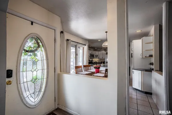 $299,900 | 1126 Sycamore Road, Carbondale, IL 62901