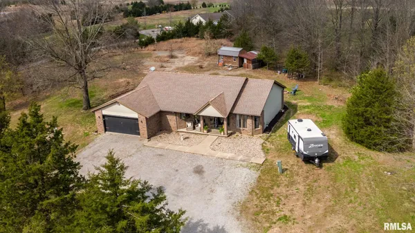 $299,900 | 1126 Sycamore Road, Carbondale, IL 62901