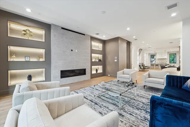 $1,299,000 | 2309 Driscoll Street, Houston, TX 77019