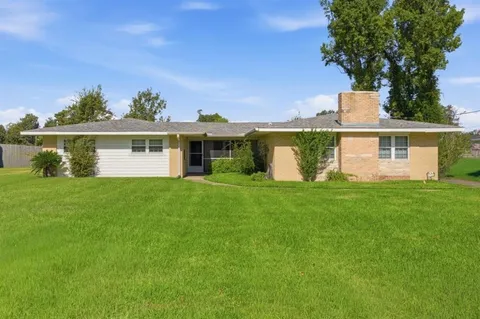$275,000 | 3706 Pin Oak Court, Lake Charles, LA 70605