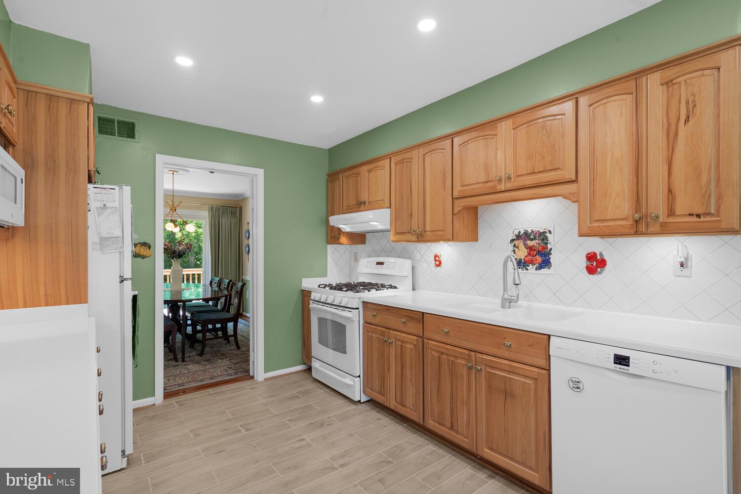 2404 Falling Creek Road Silver Spring, MD 20904 - Photo 13 of 47 NEW Bosch Dishwasher!