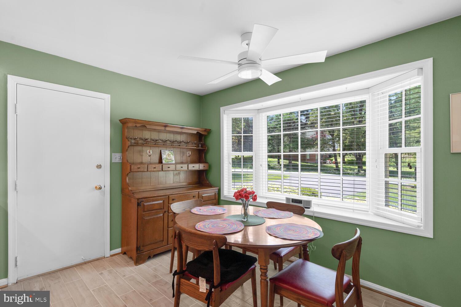 2404 Falling Creek Road Silver Spring, MD 20904 - Photo 17 of 47 Breakfast Area with Ceiling Fan