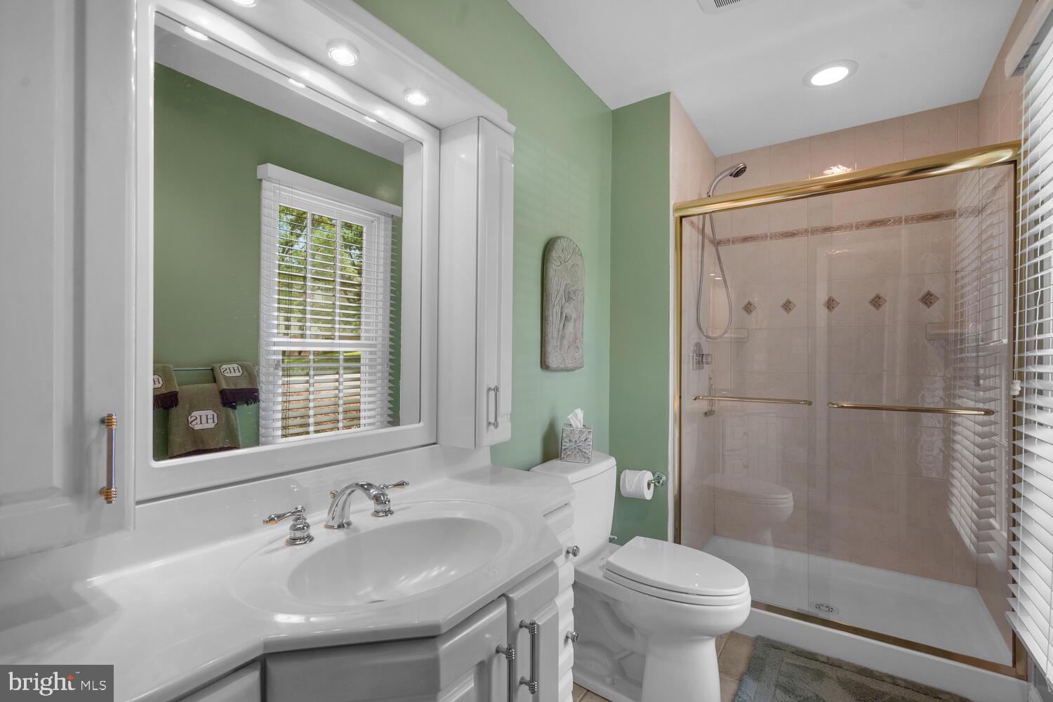 2404 Falling Creek Road Silver Spring, MD 20904 - Photo 21 of 47 Owner's Bath