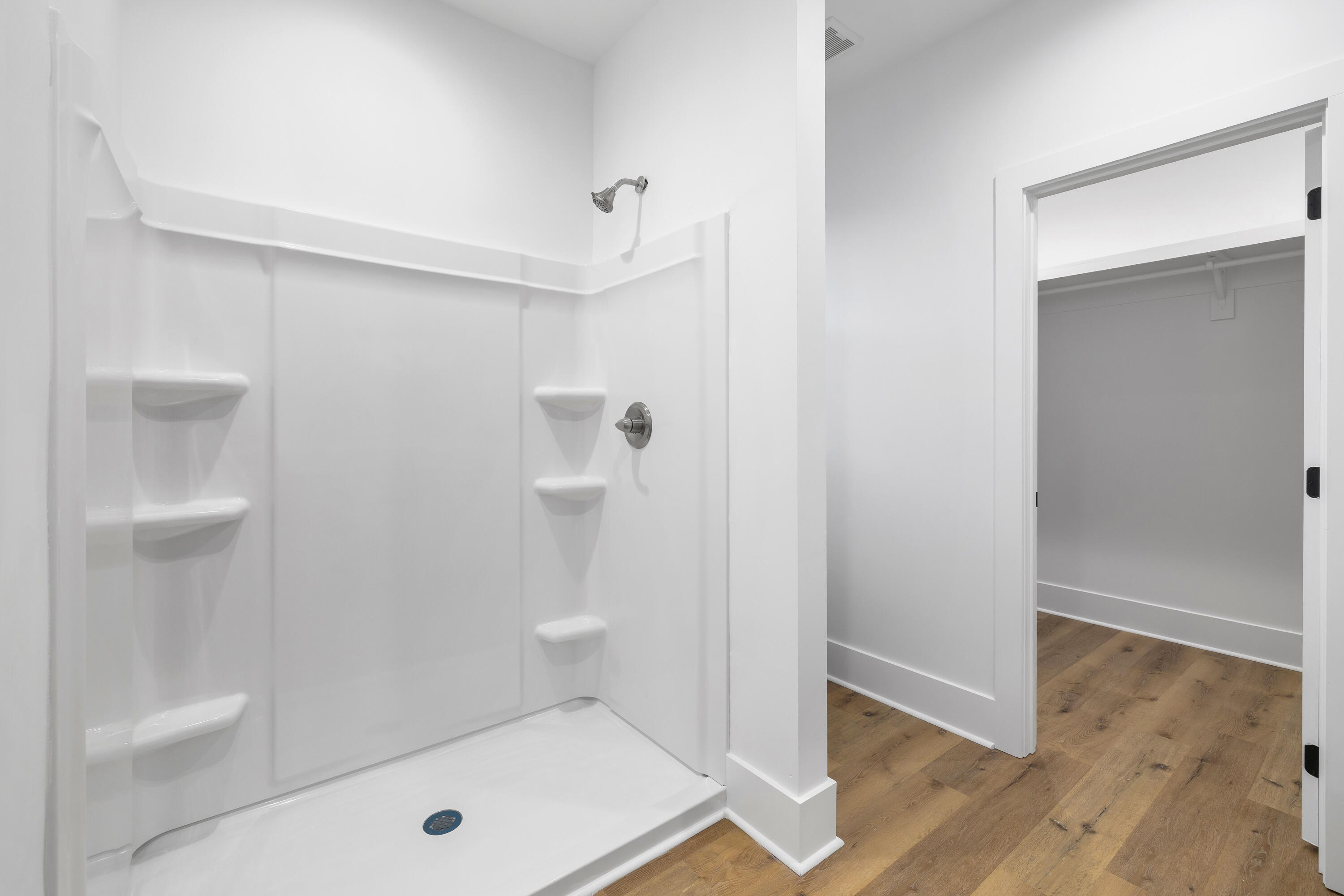 3074 Peach Orchard Road Dalzell, SC 29040 - Photo 19 of 35 Primary Bath