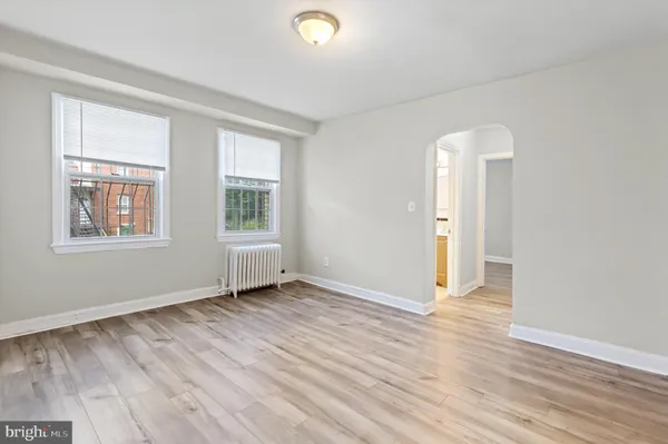 $1,000 | 215 Oakwood Street Southeast, Unit 302, Washington, DC 20032