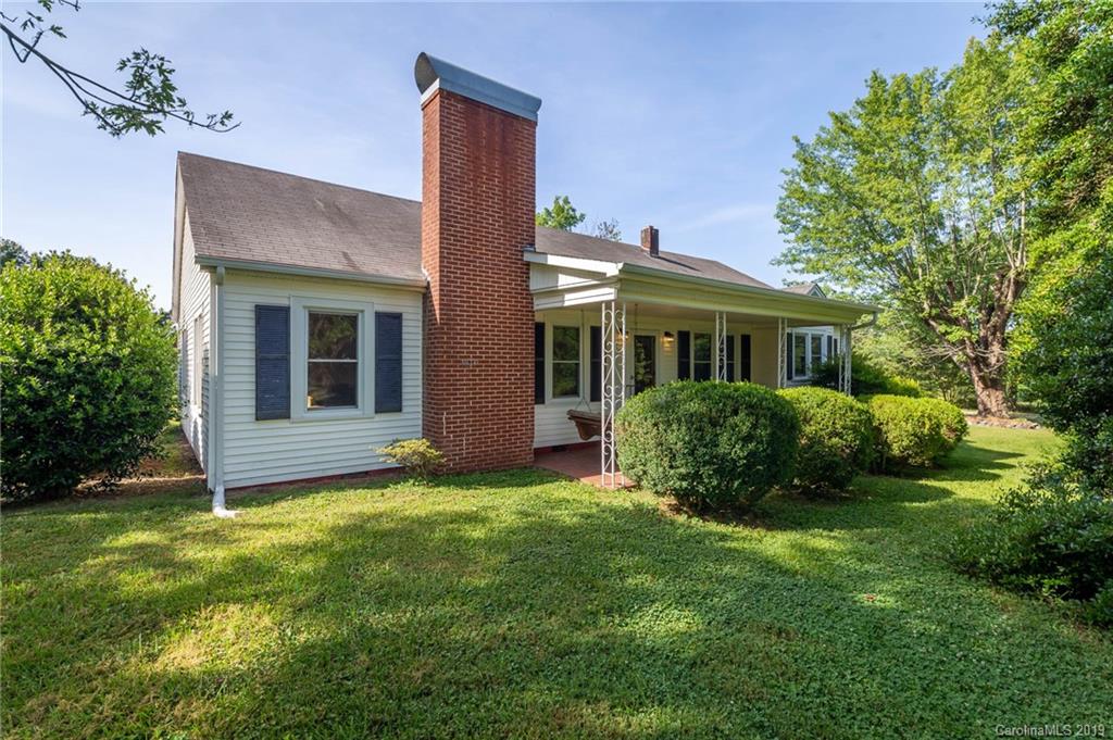 1973 Jamestown Road Morganton, NC 28655 - Photo 1 of 25 Gallery Image 1