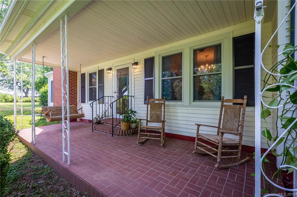 1973 Jamestown Road Morganton, NC 28655 - Photo 6 of 25 Gallery Image 6