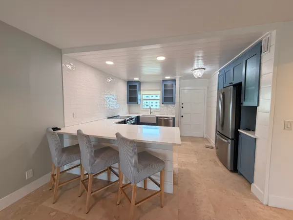 $3,000 | 308 Golfview Road, Unit PH03, North Palm Beach, FL 33408