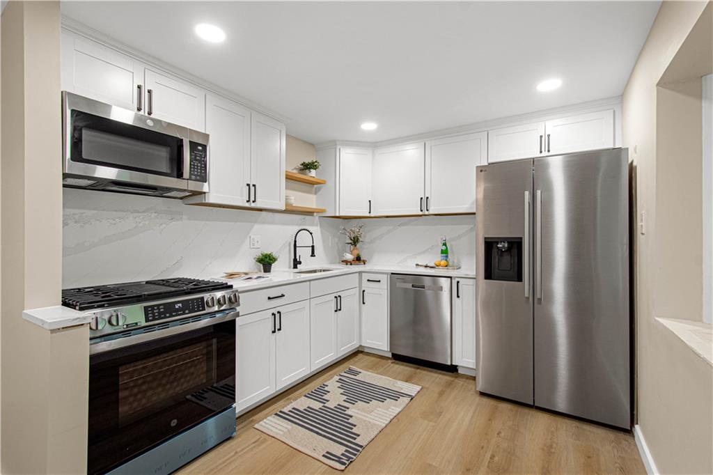 175 Parkedge Road Pittsburgh, PA 15220 - Photo 9 of 29 Gallery Image 9