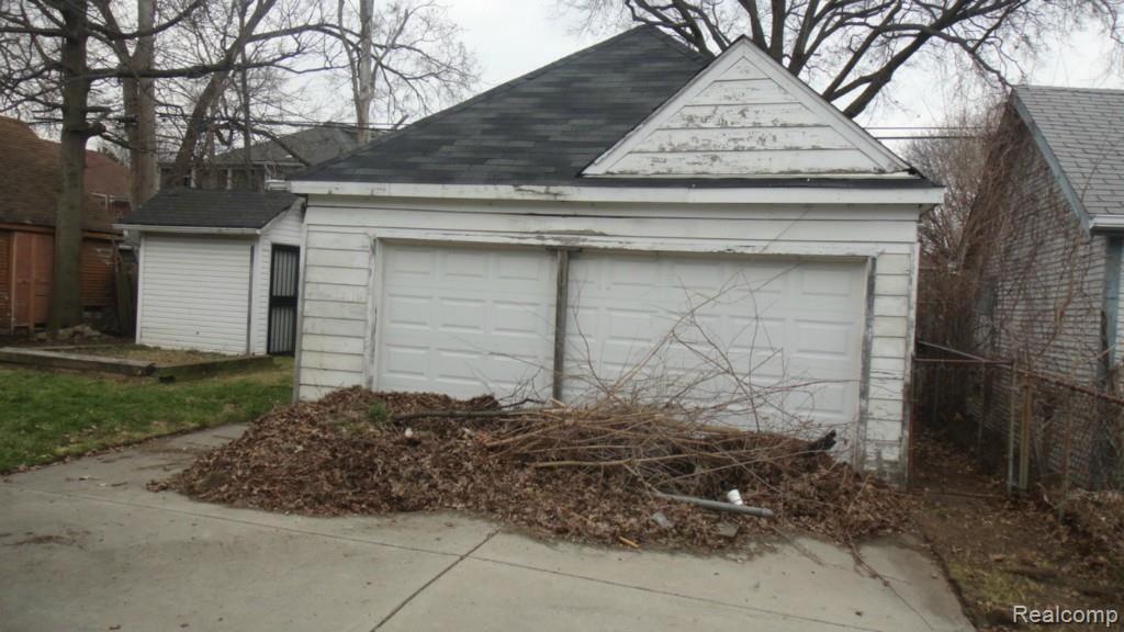 16867 Inverness Street Detroit, MI 48221 - Photo 5 of 23 DSC00972.jpg