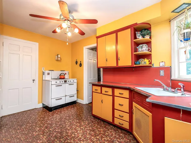 $1,299,000 | 43 Amherst Road, Port Washington, NY 11050