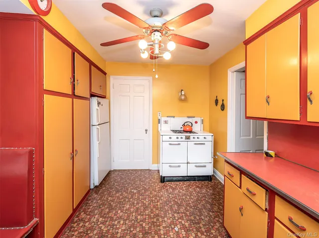 $1,299,000 | 43 Amherst Road, Port Washington, NY 11050