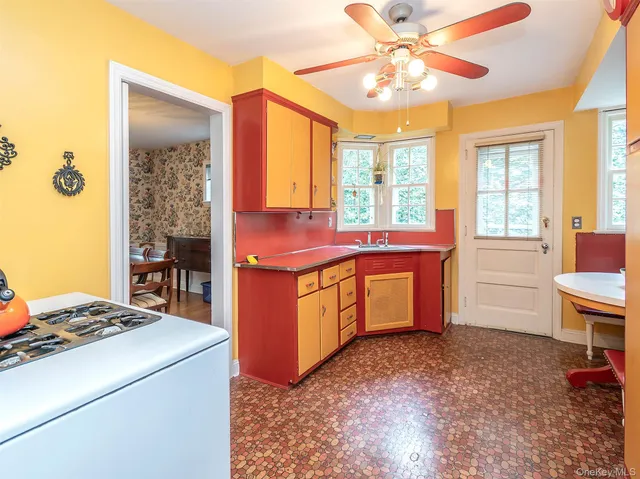 $1,299,000 | 43 Amherst Road, Port Washington, NY 11050