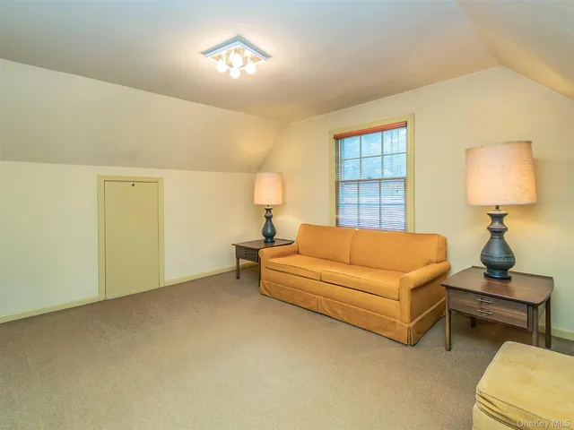 $1,299,000 | 43 Amherst Road, Port Washington, NY 11050