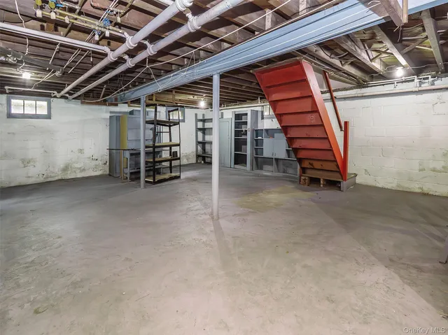 $1,299,000 | 43 Amherst Road, Port Washington, NY 11050