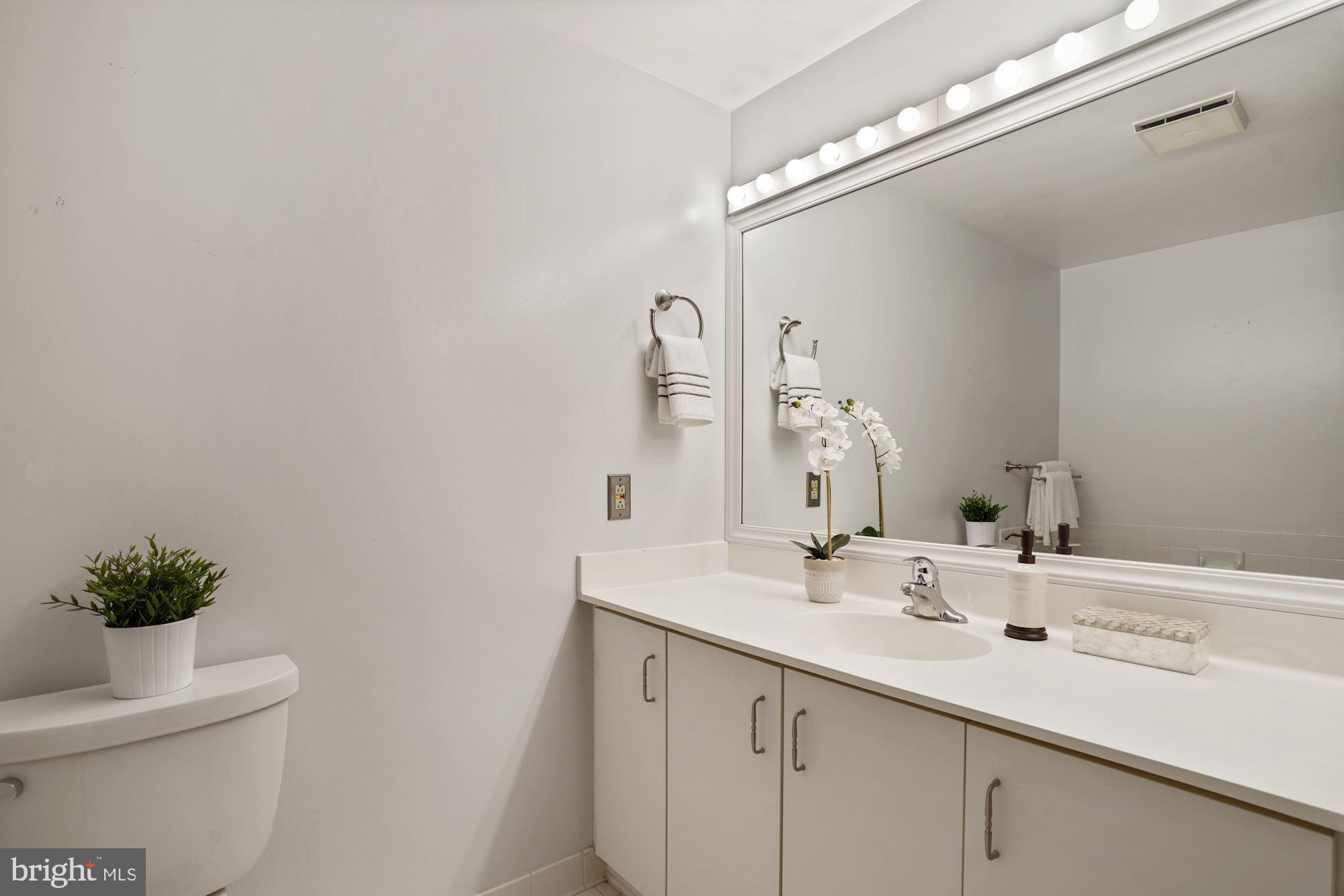 2301 N Street Northwest, Unit 402 Washington, DC 20037 - Photo 22 of 33