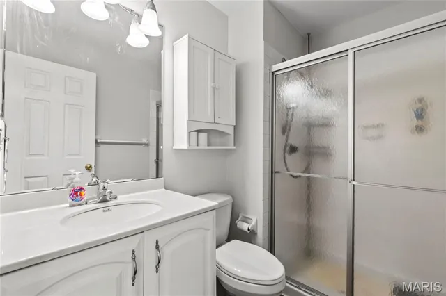 $300,000 | 117 East Clinton Place, Unit 7, Kirkwood, MO 63122