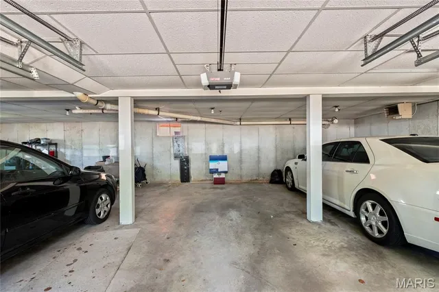 $300,000 | 117 East Clinton Place, Unit 7, Kirkwood, MO 63122