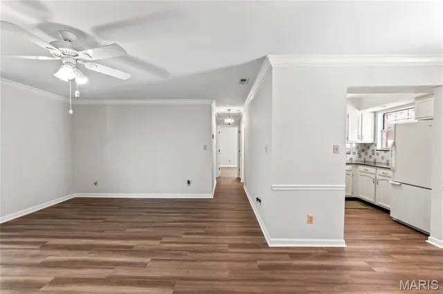 $300,000 | 117 East Clinton Place, Unit 7, Kirkwood, MO 63122