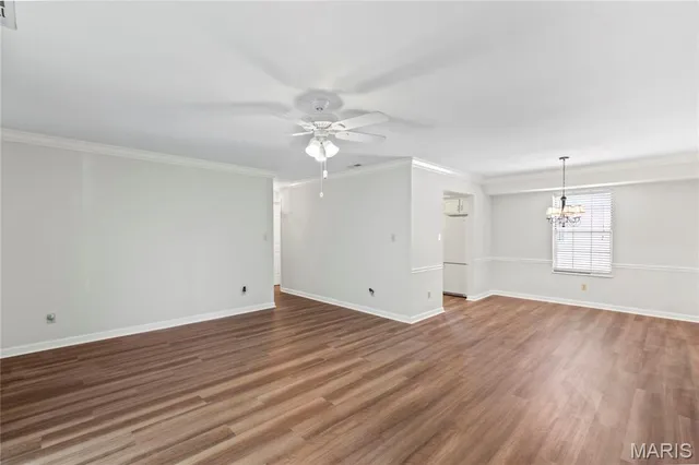 $300,000 | 117 East Clinton Place, Unit 7, Kirkwood, MO 63122