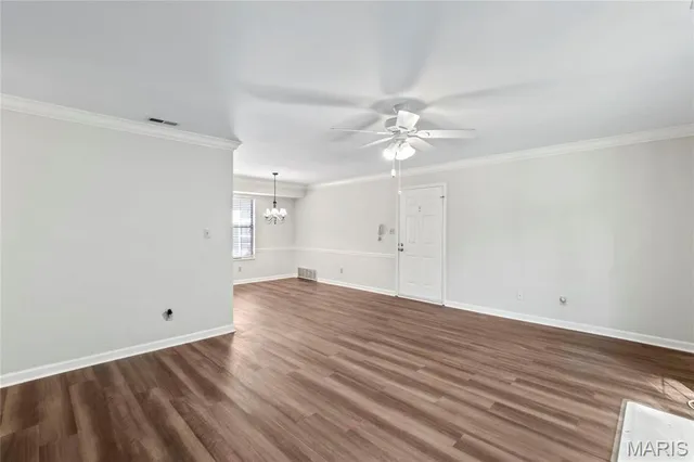 $300,000 | 117 East Clinton Place, Unit 7, Kirkwood, MO 63122